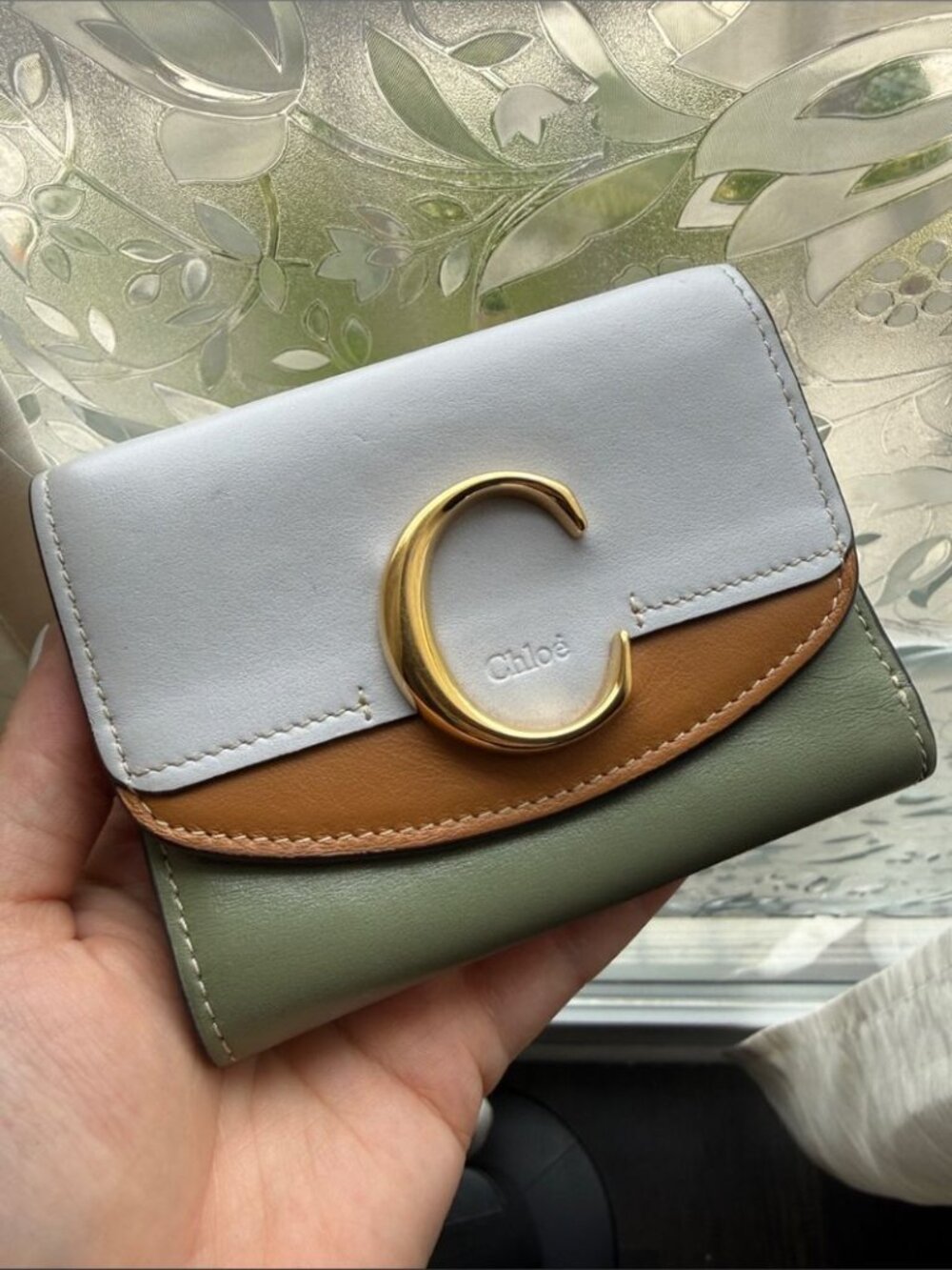 CHLOÉ Small Tri-Color C Wallet in Baby Blueish Gray, Tan & Olive Green - Picture 2 of 10
